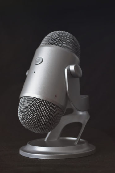 canva-silver-desk-microphone